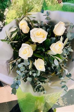 Half Dozen White Rose 